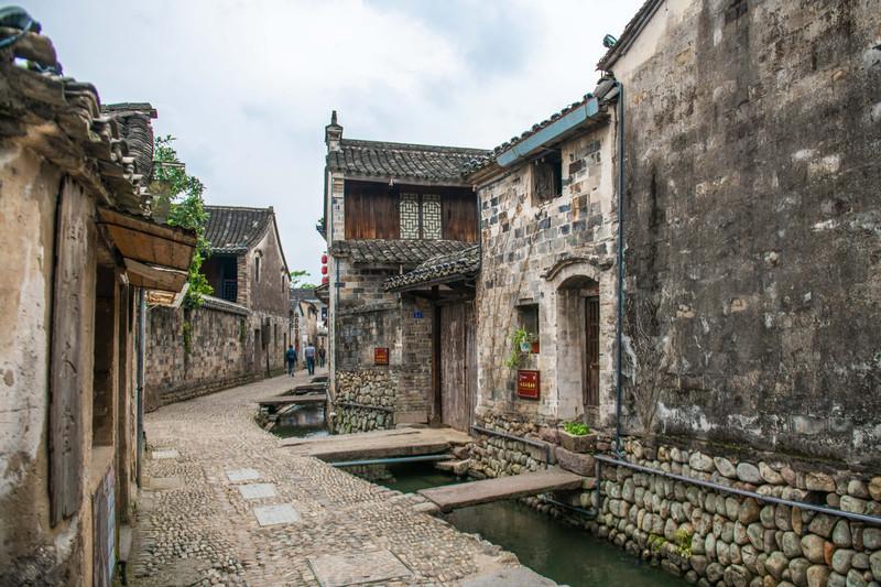 韩国女孩到中国陕西旅游，游玩三天后感叹：还以为在韩国